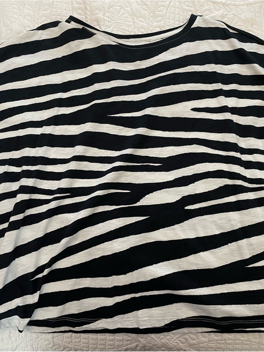 Liz Claiborne Black and White Zebra Stripe Top